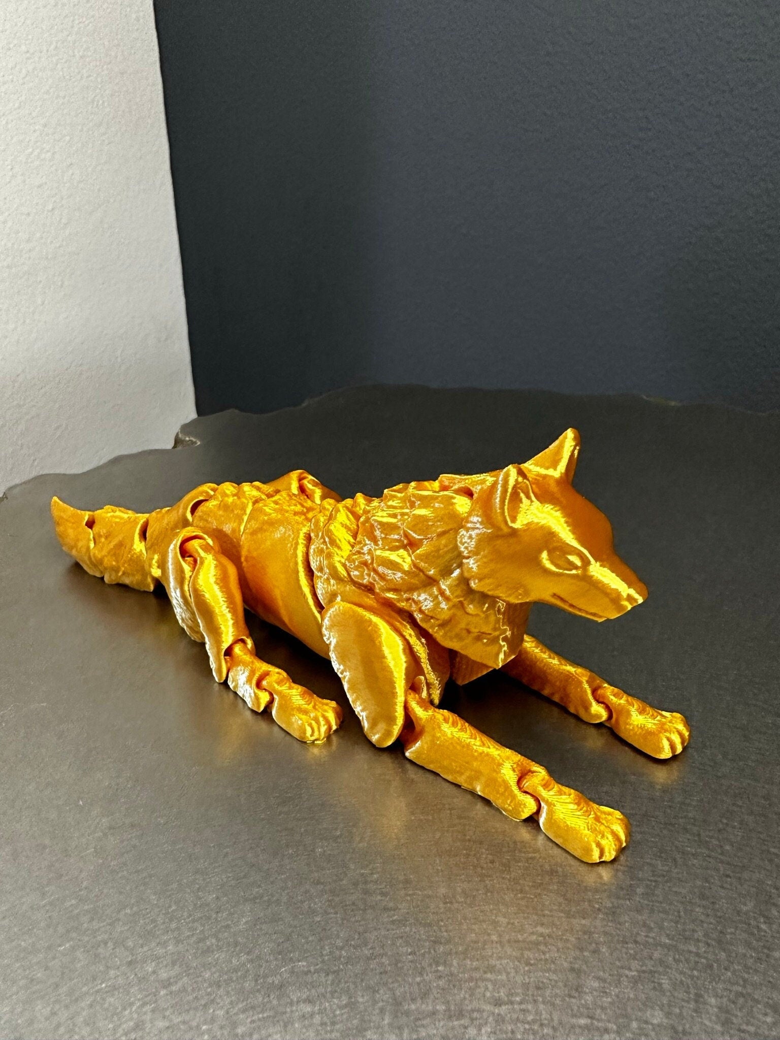 Articulated Wolf Fidget Desk Toy - Gadgets And Threads